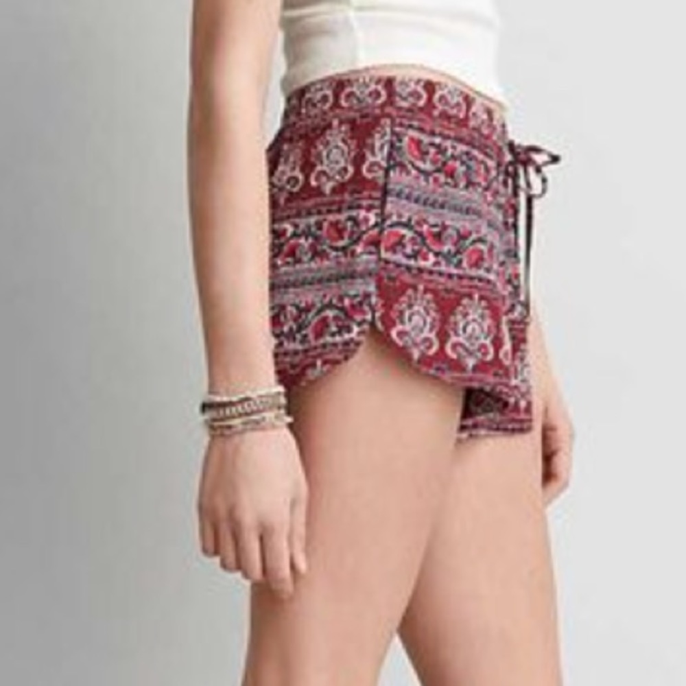Cute burgundy flowy shorts!